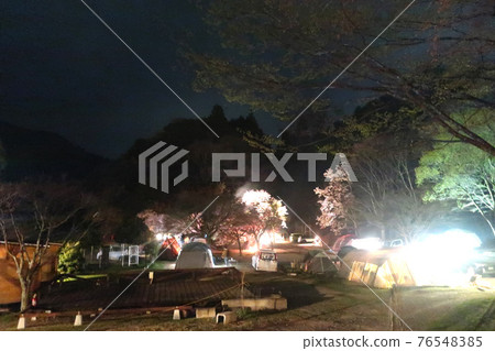 Night campsite Night campsite 76548385