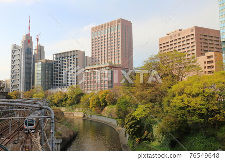 東京文京區本鄉市順天堂大學、外堀和中央線列車 東京文京區本鄉市順天堂大學、外堀和中央線列車 76549648