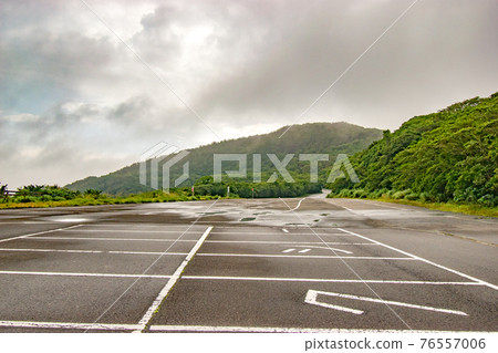Scenery of the summit of Mt. Mihara on Izu Oshima in Oshima Town, Tokyo Scenery of the summit of Mt. Mihara on Izu Oshima in Oshima Town, Tokyo 76557006