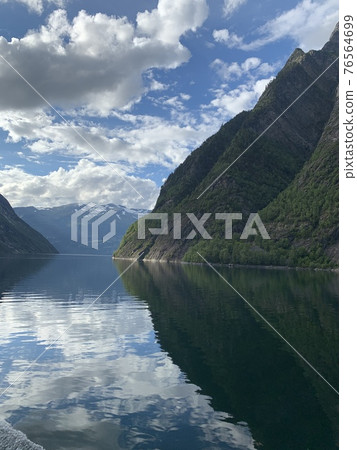 Fjord Fjord 76564699