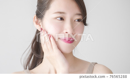 Beauty / Beauty 撫摸臉頰的女人 Beauty / Beauty 撫摸臉頰的女人 76565288