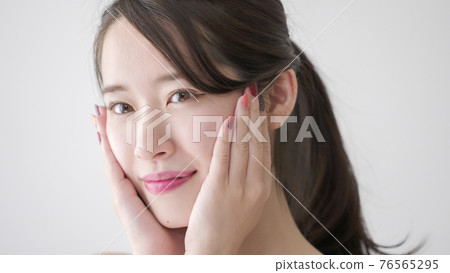 Beauty / Beauty 撫摸臉頰的女人 Beauty / Beauty 撫摸臉頰的女人 76565295