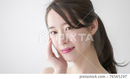 Beauty / Beauty 撫摸臉頰的女人 Beauty / Beauty 撫摸臉頰的女人 76565297