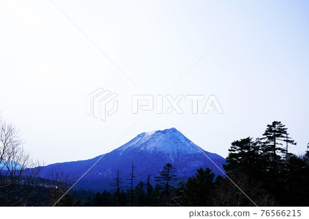 從北海道春天的Sodakedai看到的Oakandake 76566215