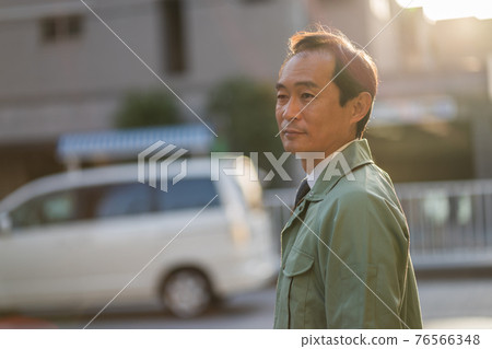 Working men 76566348