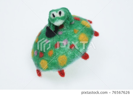 Umbrella and frog made of needle felt Umbrella and frog made of needle felt 76567626