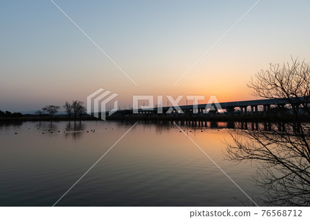 Kibagata in the magic hour 76568712