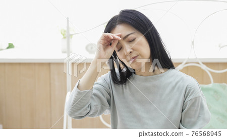 中年婦女身體不好 中年婦女身體不好 76568945