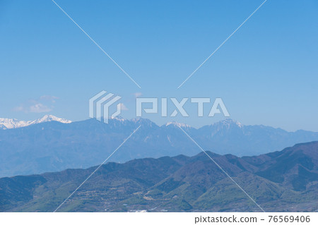 從甲州高尾山展望台遠眺南阿爾卑斯山 76569406