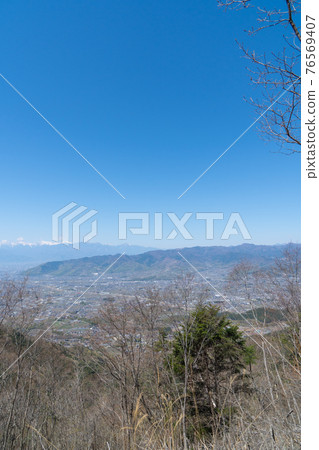 從甲州高尾山展望台眺望（遠眺南阿爾卑斯山） 76569407
