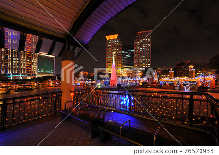 City buildings and lights at night 76570933