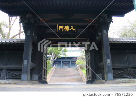 東京文京區湯島的湯島聖堂入口 76571220