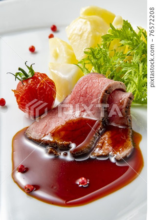 roast beef  76572208