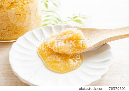 Solidified domestic natural honey Solidified domestic natural honey 76579801