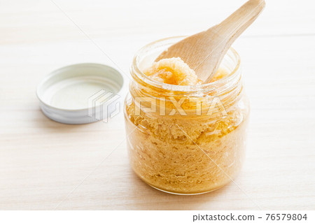 Solidified domestic natural honey Solidified domestic natural honey 76579804
