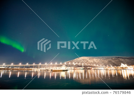 Aurora making an arch on the bridge Aurora making an arch on the bridge 76579846