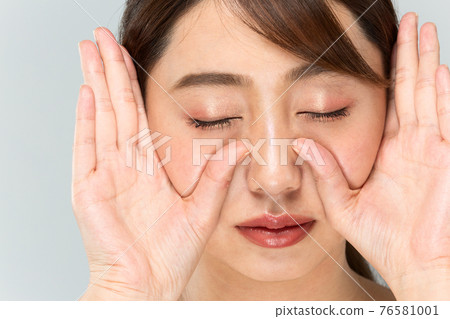 Facial massage Facial massage 76581001