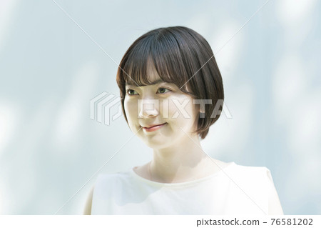 戶外女性肖像(春夏形象) 戶外女性肖像(春夏形象) 76581202