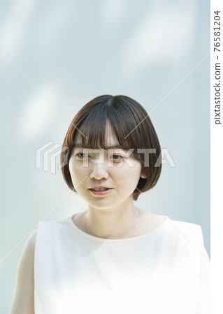 戶外女性肖像(春夏形象) 戶外女性肖像(春夏形象) 76581204