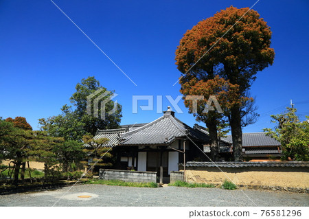 藍天下的陽源寺 76581296
