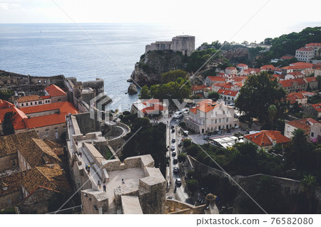 Dubrovnik ramparts 76582080