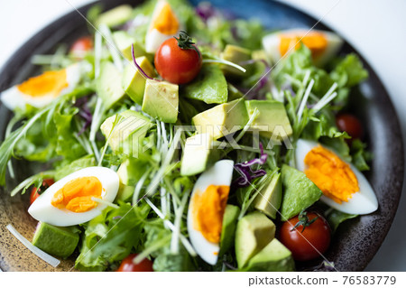生蔬菜沙拉 76583779