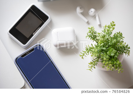 Numerous gadgets 76584826