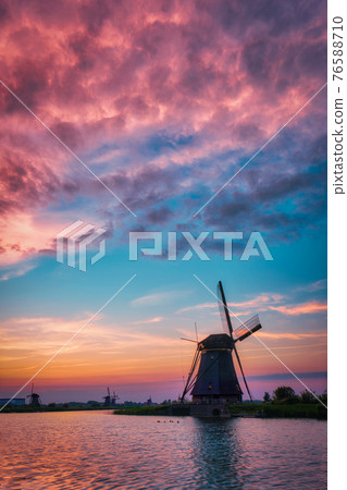Windmills at Kinderdijk in Holland. Netherlands 76588710