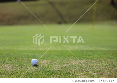Popular reboil! A ball on the green of sports golf that can be enjoyed by men and women of all ages Popular reboil! A ball on the green of sports golf that can be enjoyed by men and women of all ages 76589547