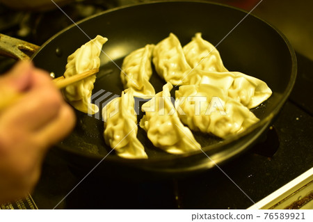Bake dumplings Bake dumplings 76589921