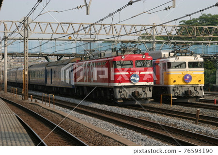 仙后座和北斗星的陣容（日暮里站） 76593190