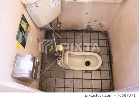 日式馬桶 76597371