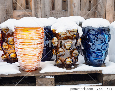 Huge glass vases made of colored and additive ingredients 76600344