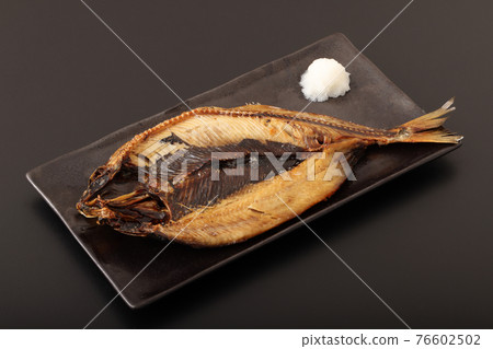 Herring opening 76602502