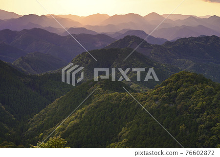 Kumano Kodo Kountorikoshi Evening view seen from Hyakumagura (Hongu-cho, Tanabe City, Wakayama Prefecture) Kumano Kodo Kountorikoshi Evening view seen from Hyakumagura (Hongu-cho, Tanabe City, Wakayama Prefecture) 76602872