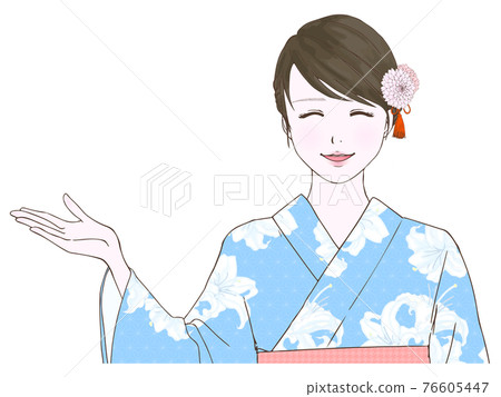 穿著浴衣微笑引導的女人（上半身，前面） 76605447