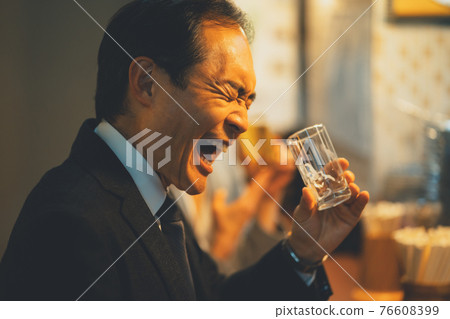 酒館 76608399