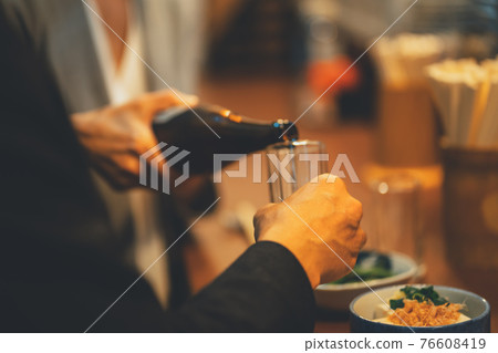 酒館 76608419