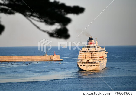 Luxury liner Asuka II departing from Ofunato Bay 76608605