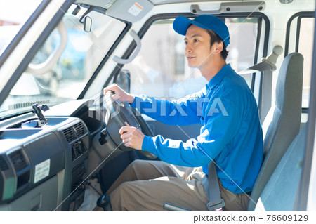 送貨人員開車 送貨人員開車 76609129