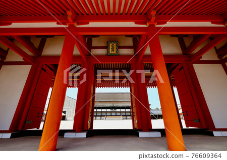 從京都御所看到的Shishinden Hall，Shomeimon 76609364