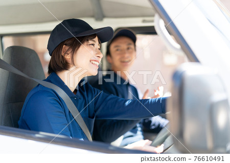 駕駛卡車的工作人員 76610491
