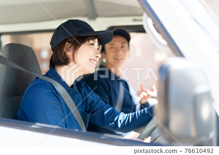 駕駛卡車的工作人員 76610492