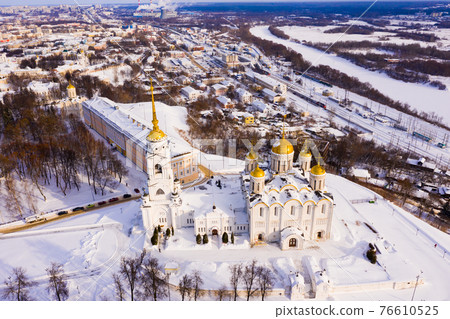 Aerial view of snow covered Orthodox Dormition Cathedral in Vladimir 76610525