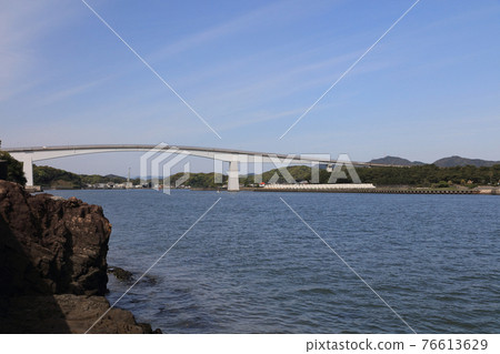 浦戶大橋（從大海一側眺望浦戶灣） 76613629