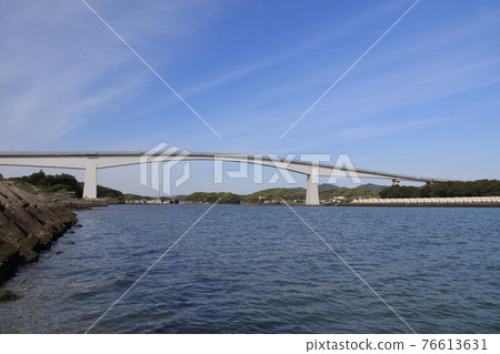 浦戶大橋（從大海一側眺望浦戶灣） 76613631