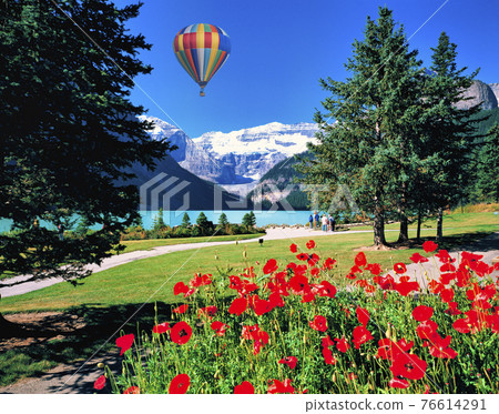 Balloons floating over Lake Louise Balloons floating over Lake Louise 76614291