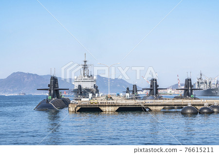 Kure City, Hiroshima Prefecture, from an array of fine weather Kure City, Hiroshima Prefecture, from an array of fine weather 76615211