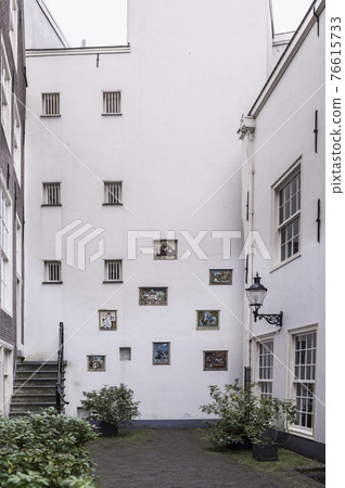 The interior of one of the courtyards 76615733