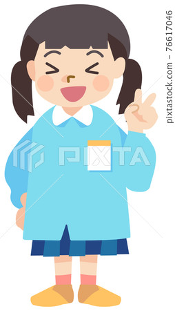 一個快樂地做著和平的幼兒園女孩 76617046